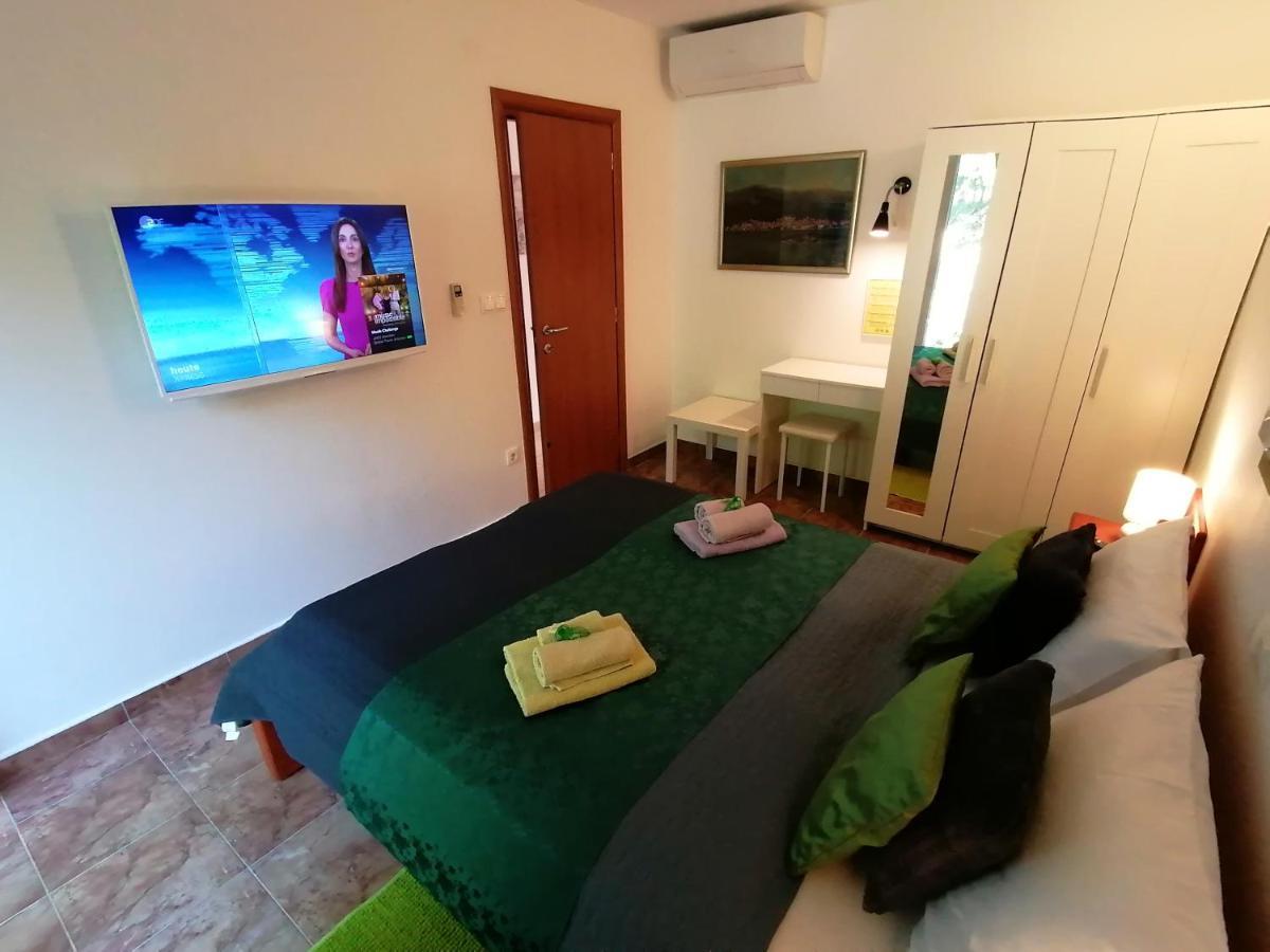The Forest House Krk 1 Kras Екстер'єр фото