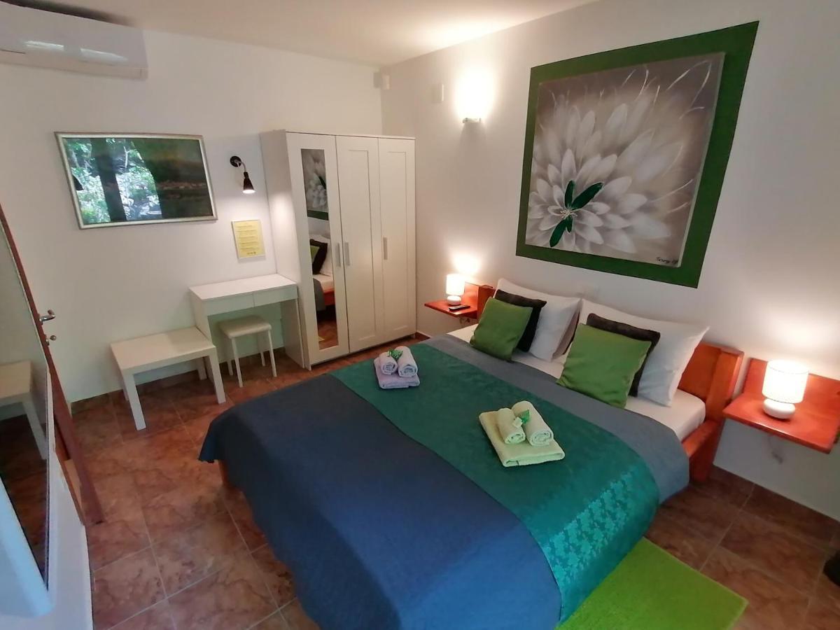 The Forest House Krk 1 Kras Екстер'єр фото